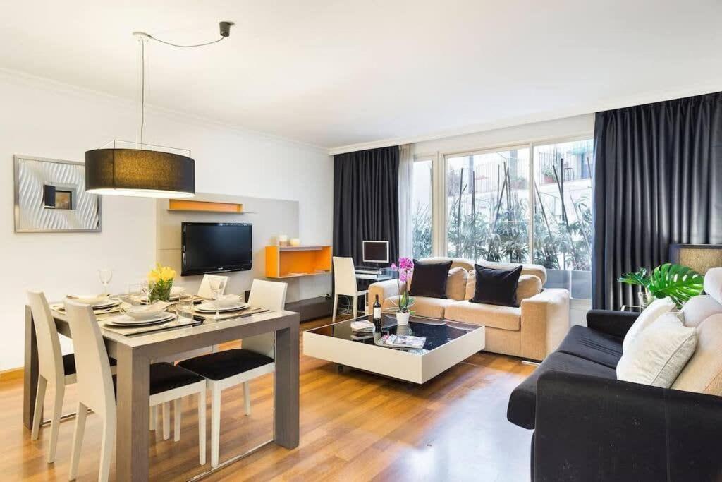 Central And Elegant 4 Bedroom By Placa Catalunya Barcelona Eksteriør billede