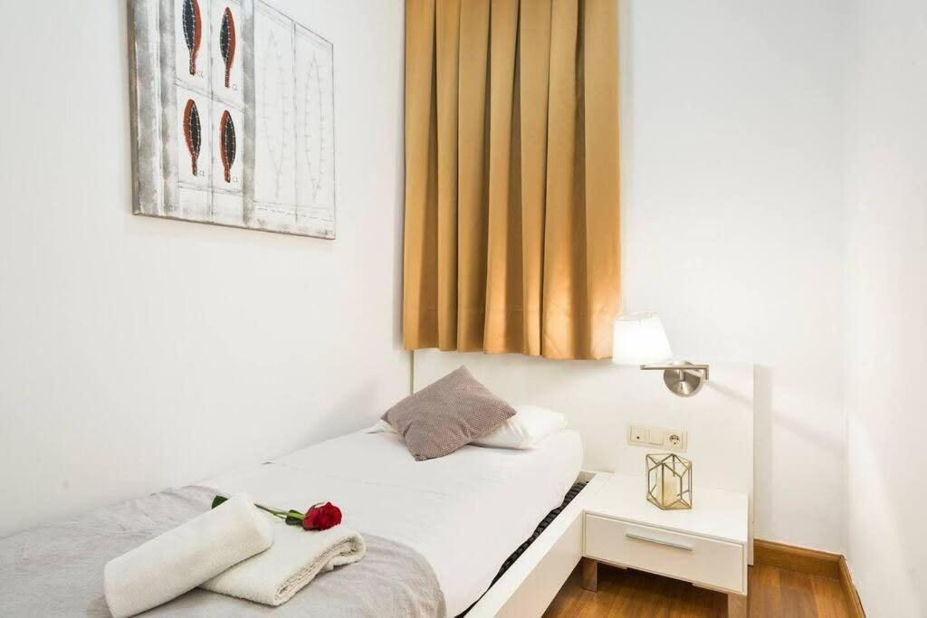 Central And Elegant 4 Bedroom By Placa Catalunya Barcelona Eksteriør billede