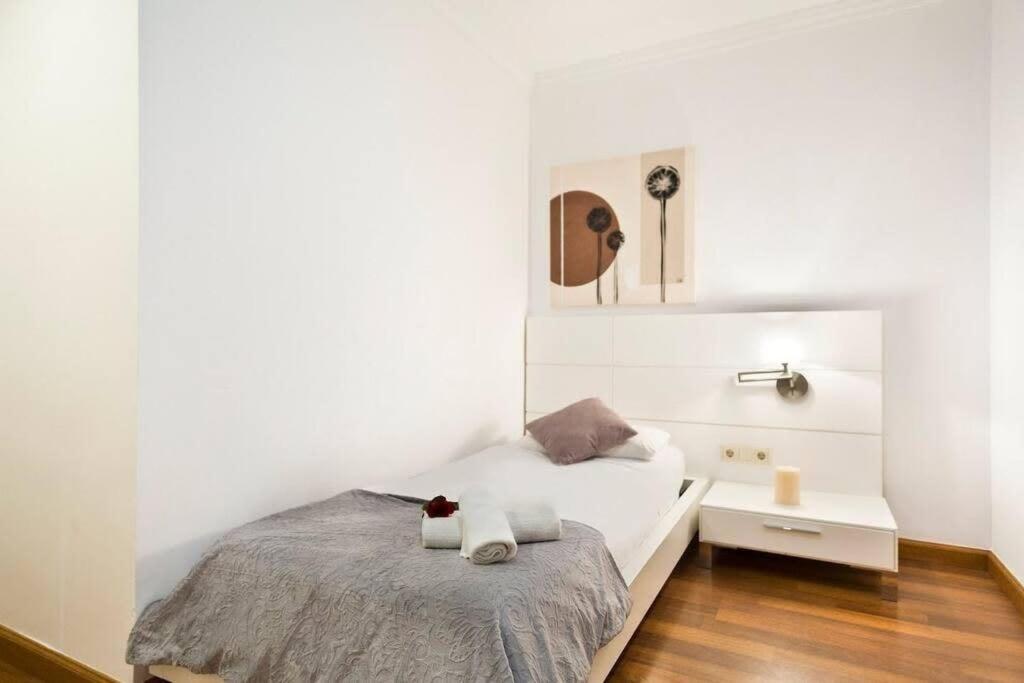 Central And Elegant 4 Bedroom By Placa Catalunya Barcelona Eksteriør billede