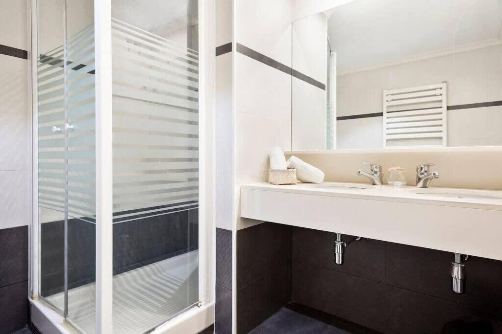 Central And Elegant 4 Bedroom By Placa Catalunya Barcelona Eksteriør billede